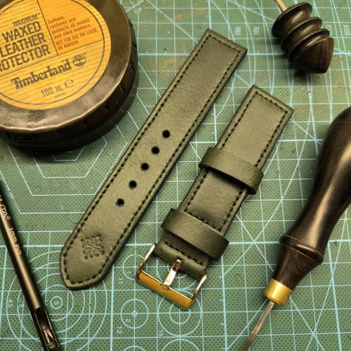 Handmade leather watch strap, Diver style, custom colors