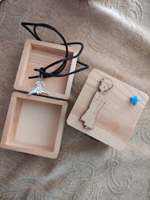Little Prince pendant new with wooden box