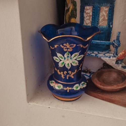Art glass vase hand-painted from Russia like new