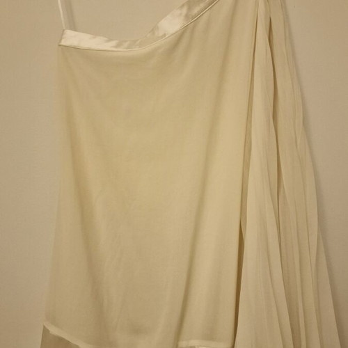 Short dress with pleated sleeve white, like new, size M