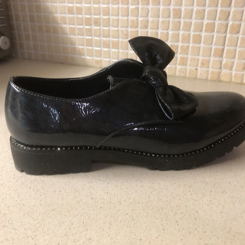 Loafers patent leather like new, size 41, black
