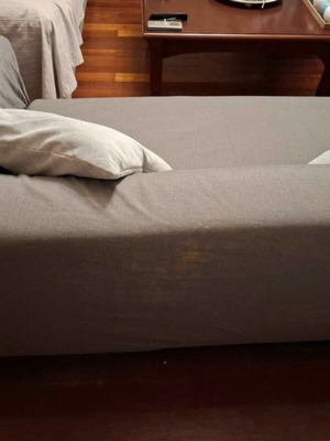 3θέσιος καναπές Ikea Klippan μεταχειρισμένος με ελαφριές φθορές