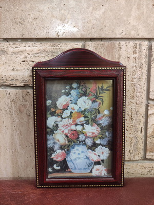 Κοσμηματοθήκη/Κλειδοθήκη με κόκκινη τσόχα και λουλούδια σε άριστη κατάσταση