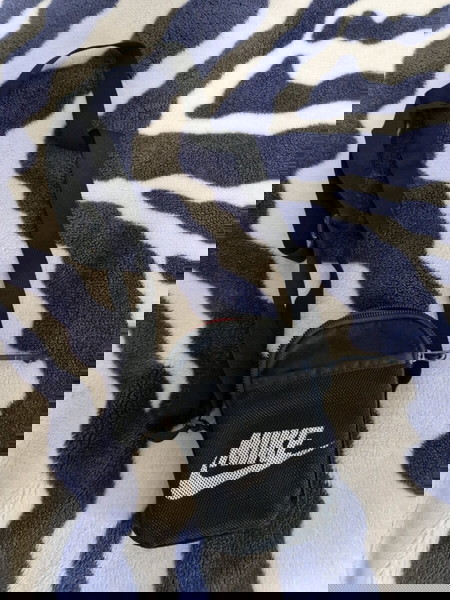 Τσαντάκι Nike