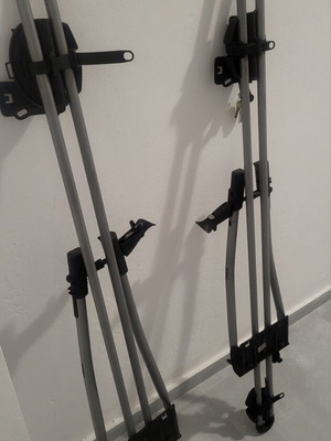 Thule FreeRide roof rack like new for bicycles