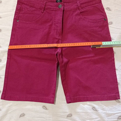 Bermuda shorts like new, burgundy color, size L