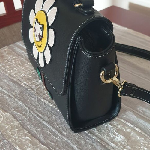 Sammao shoulder bag like new, black and white