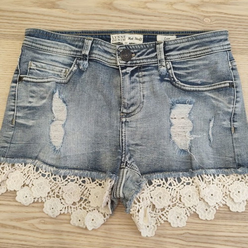 Vintage Y2K Lynne Denim jean shorts with crochet lace trim, like new