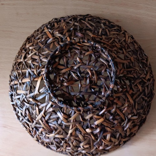 Fruit bowl decorative basket made of iron and rattan new