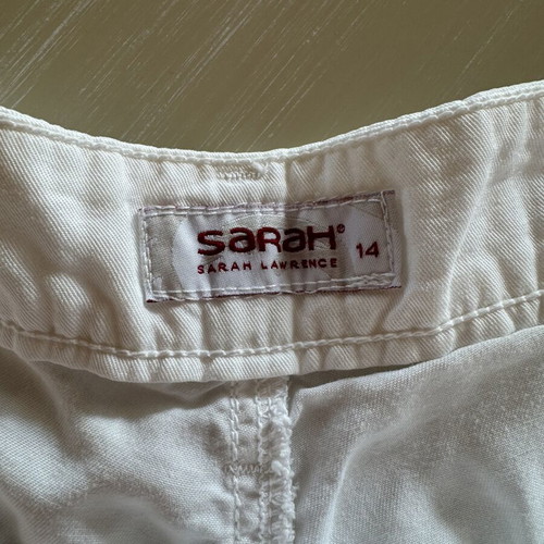 Sarah Lawrence white cotton shorts XL, pleated summer style, like new