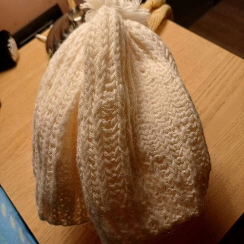 Handmade hats like new, pack of 2, white and beige