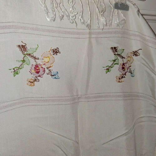 Embroidered table runner 110×45 cm like new with fringes
