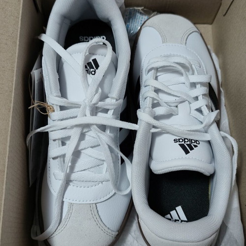 Adidas VL Court 3.0 women's sports shoes, white beige