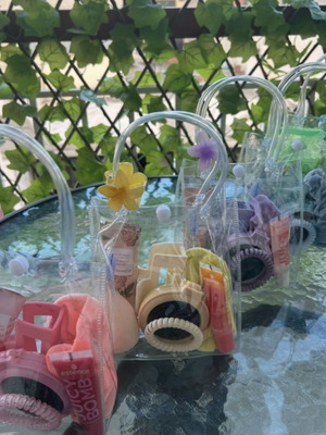 GiftBox σετ ομορφιάς σε διάφανη τσάντα με χρωματιστές λεπτομέρειες