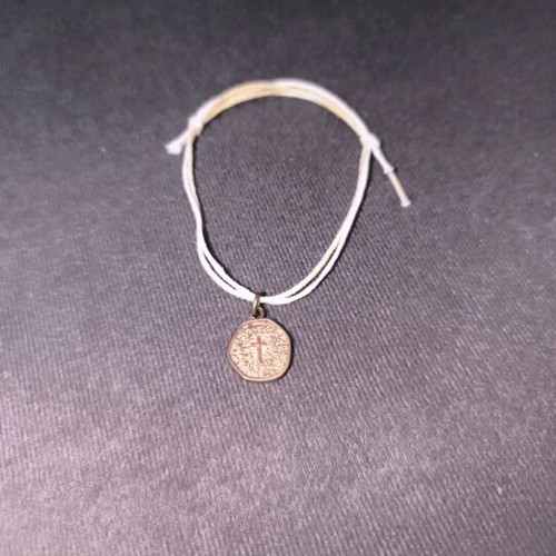 Handmade bracelet with cross adjustable for all wrist types
