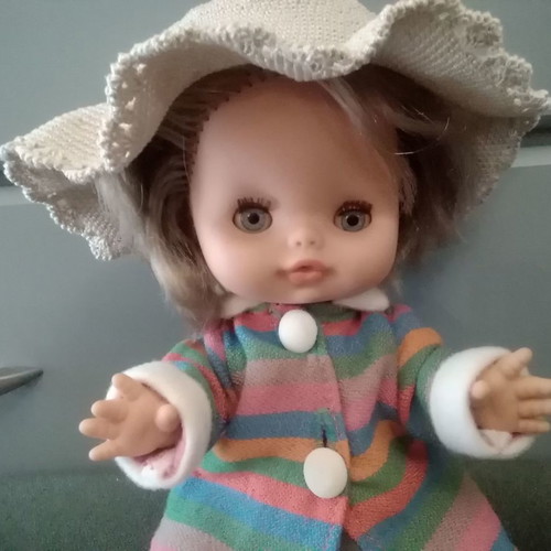 Annie doll used, vintage, small size with handmade hat