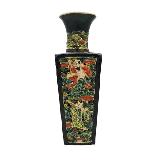 Chinese Porcelain Famille Noire Vase like new, Qing Dynasty