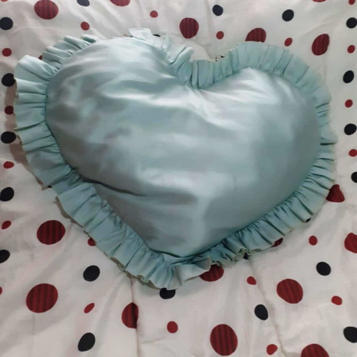 Heart-shaped pillow like new, greenish 50x50 cm