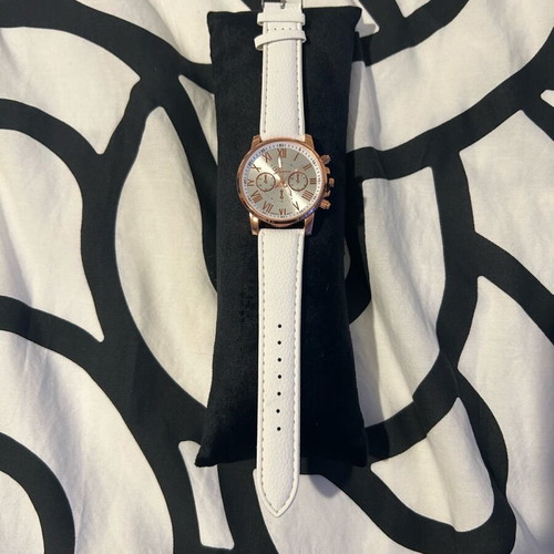 Wristwatch new unisex with white synthetic leather strap