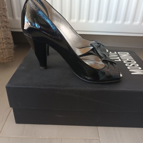 Love Moschino patent leather pumps like new, size 36, black