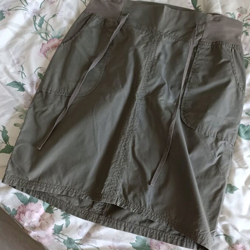 Prenatal skirt green like new, comfortable material, size XS