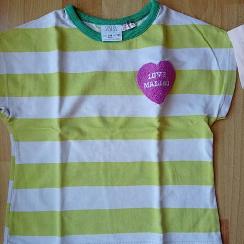Girls' short-sleeve shirts used, size 3-4 years 98-104 cm