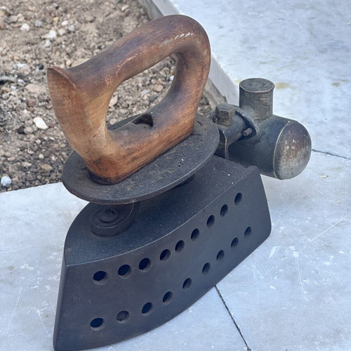 Feldmeyer German Antique Charcoal Iron with Econometer Patent Burner used