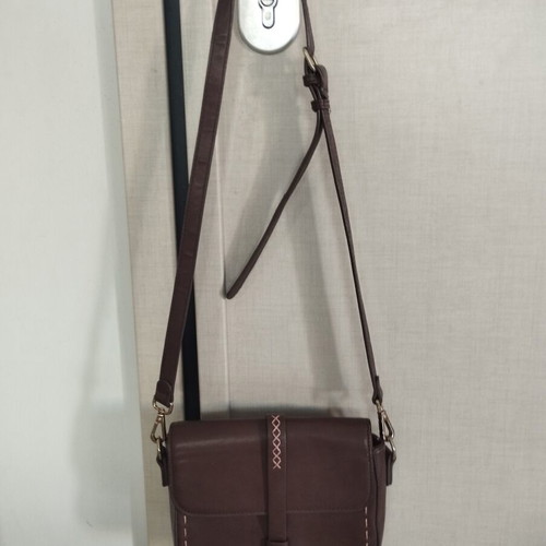 Axel crossbody bag, brown with contrast whipstitch