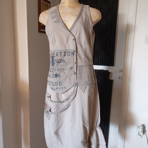 Vintage dress size M, like new, gray