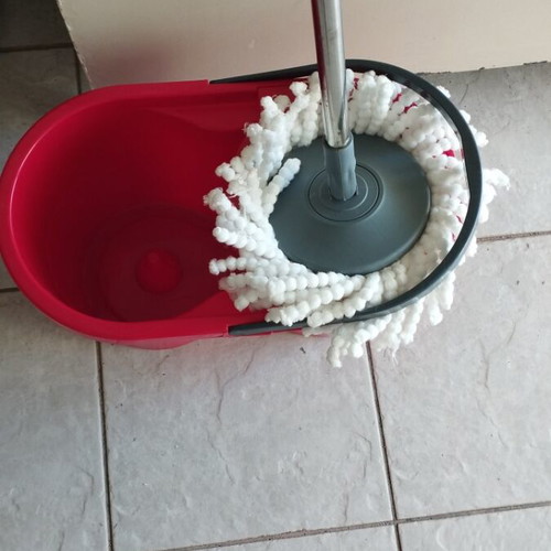Bucket with professional rotating mop new