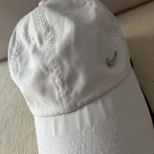 Nike hat white, like new, one size
