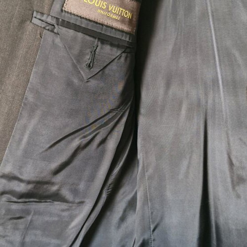 Louis Vuitton Uniformes brown suit, unworn