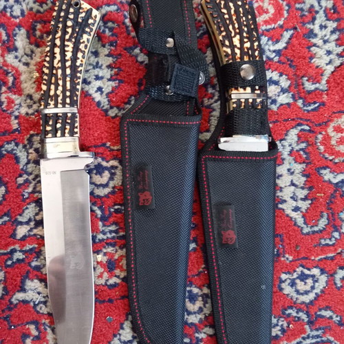 Hunting Knife New With Elegant Handle