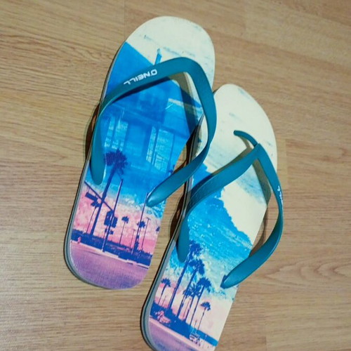 O'Neill flip flops like new, size 47-48, multicolor