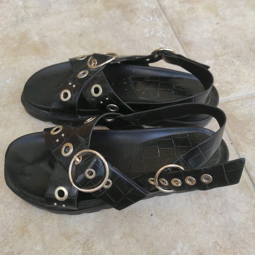 Shoes used sandals with strap, size 39, black