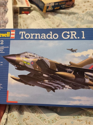 Tornado GR.1 RAF 1/72 model kit Revell like new