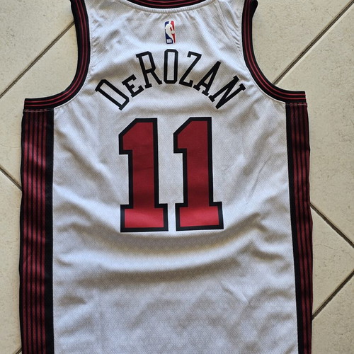 Chicago Bulls Jersey Zach LaVine new, authentic