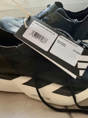 Adidas Adizero αθλητικά παπούτσια καινούρια, μέγεθος 38, μαύρα