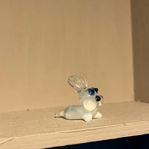 Glass rabbit like new for collection