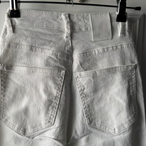 Pink Woman white denim pants like new