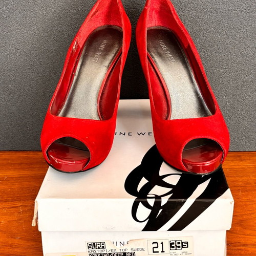 Peep toe Nine West shoes used, red suede, size 40.5