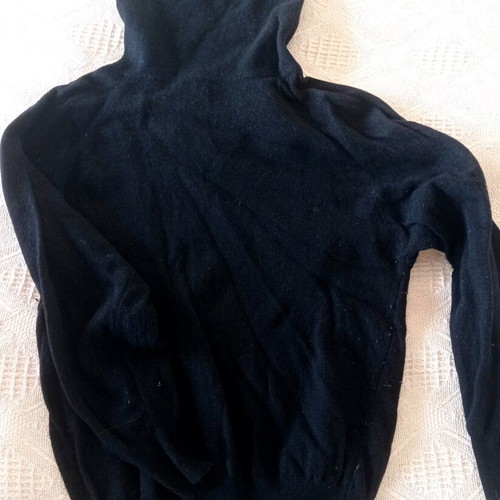 Knitted suit and sweater used, medium, black and red