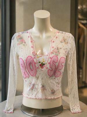 Indian Rose Lace Top vintage Y2K like new, white with pink