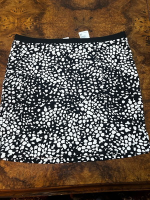 Reversible skirt H&M like new, black and white
