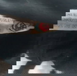 Памучна черна шапка от кадифе леко употребявана