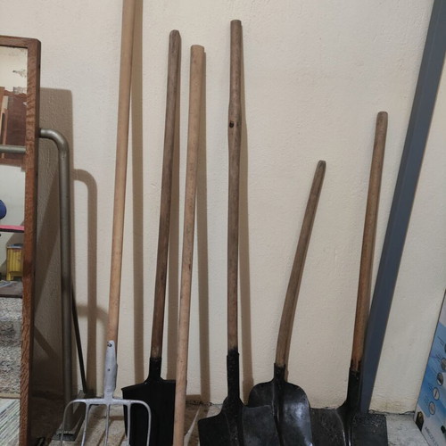 Set of 6 building and agricultural tools like new