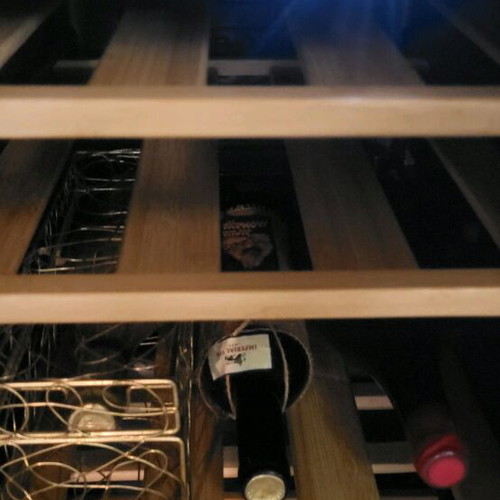 Candy Divino wine cooler 21 bottles like new