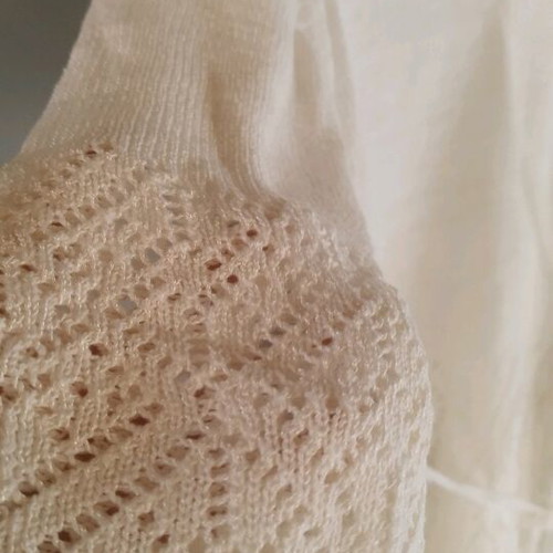 Cotton white knitted wrap top new with lace patterns