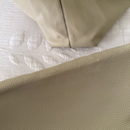 Axel large beige reversible shoulder bag with detachable inner pouch