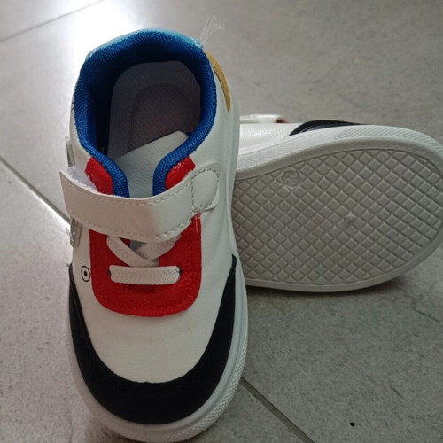 Kids Athletic Sneakers Colour-Block Design Size 22 New